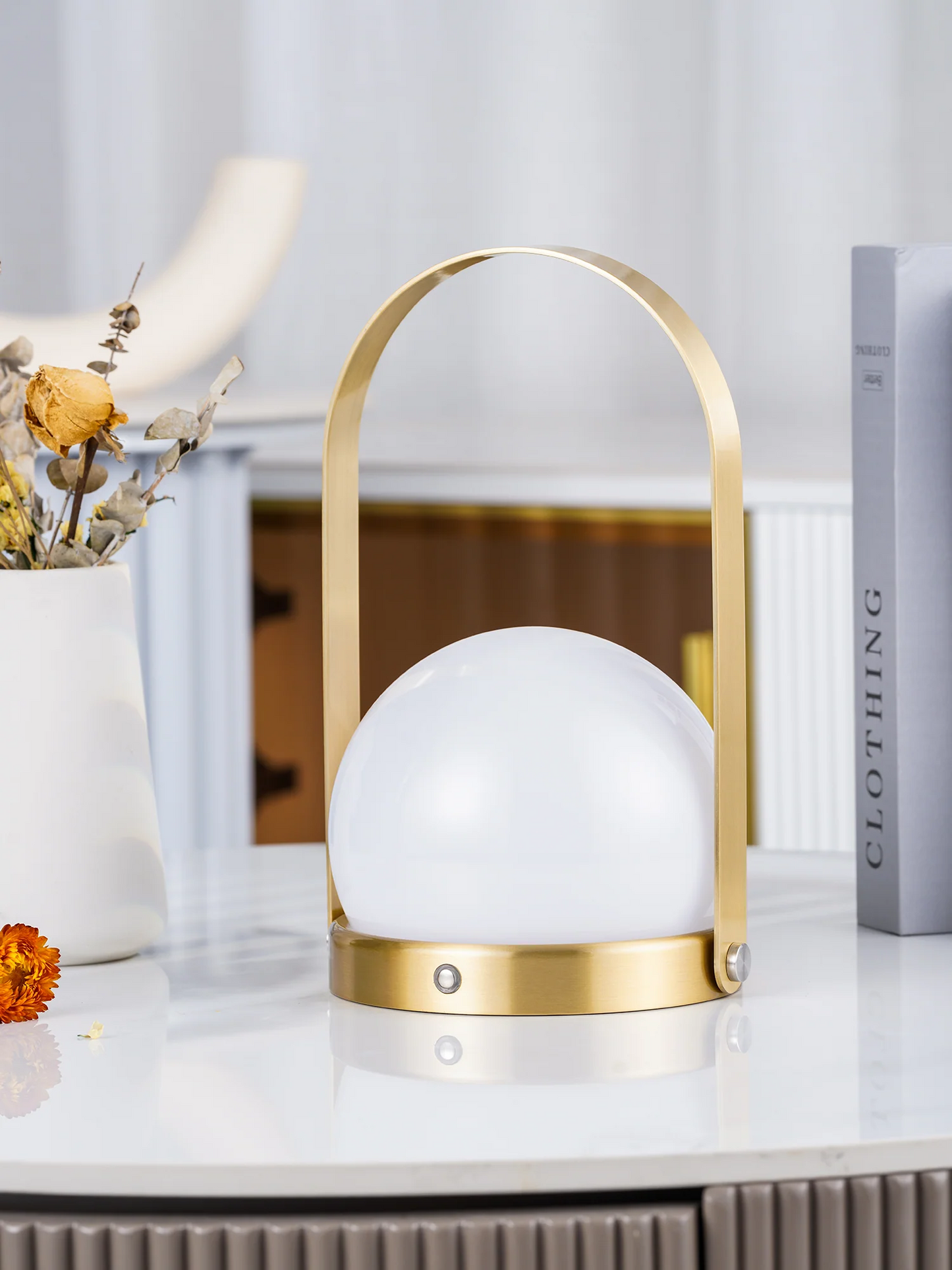 Built-in Battery Table Lamp