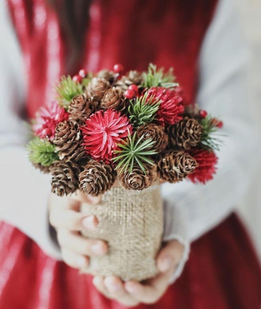 Christmas Pine Cones Bouquet Centerpiece Decor