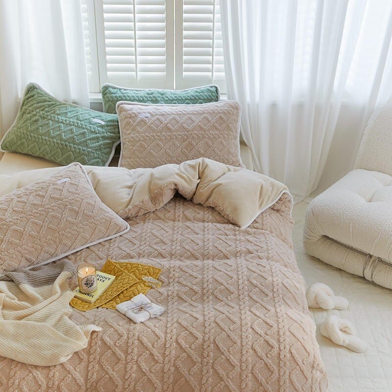 Echo Boho Knitted Plush Bedding Set