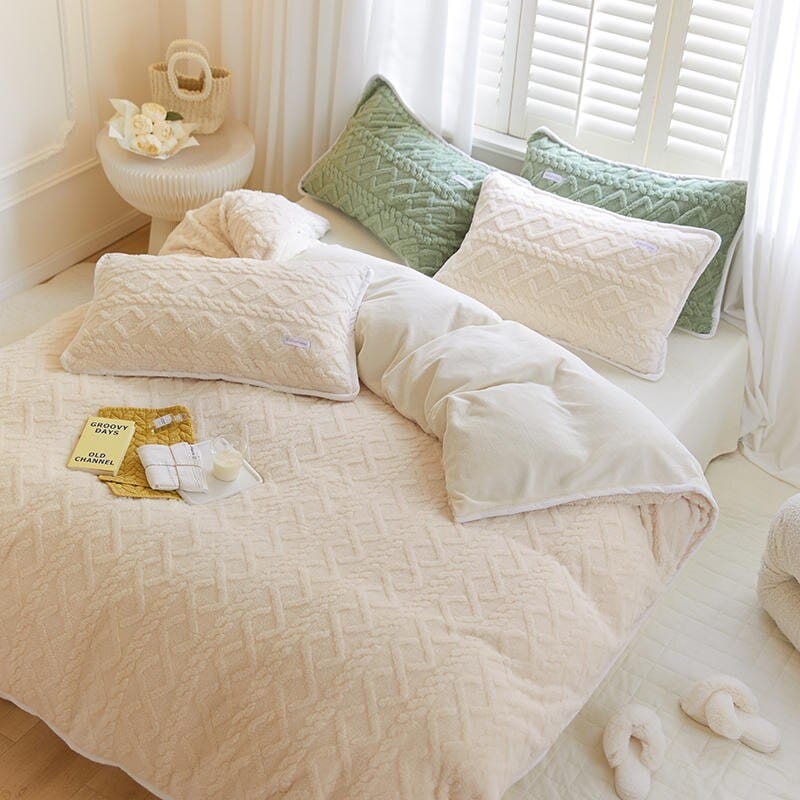 Echo Boho Knitted Plush Bedding Set