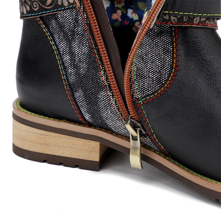 Schwarze Stiefeletten mit Blumenmuster im Boho-Stil