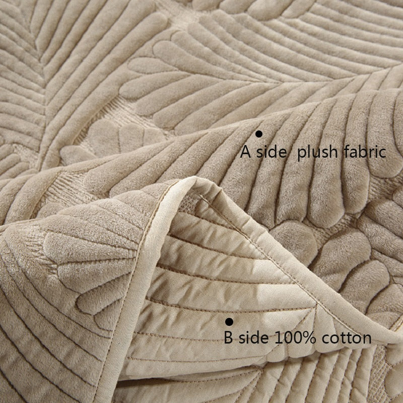 Embroidered Winter Leaf Plush Quilt Set