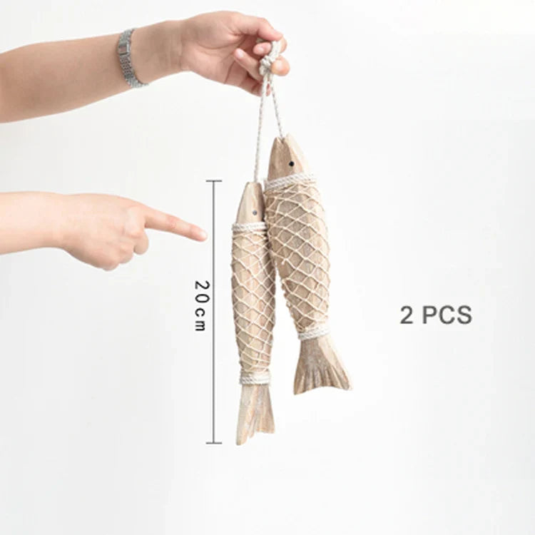 Nordische Wanddekoration aus Holz mit Fischmotiv