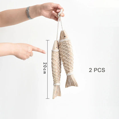 Nordische Wanddekoration aus Holz mit Fischmotiv
