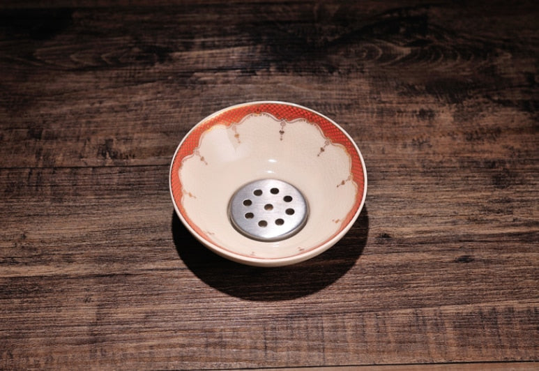 Oriental-Inspired Soap Dish with Drainage Feature