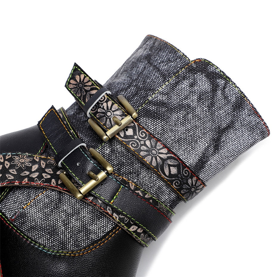 Schwarze Stiefeletten mit Blumenmuster im Boho-Stil