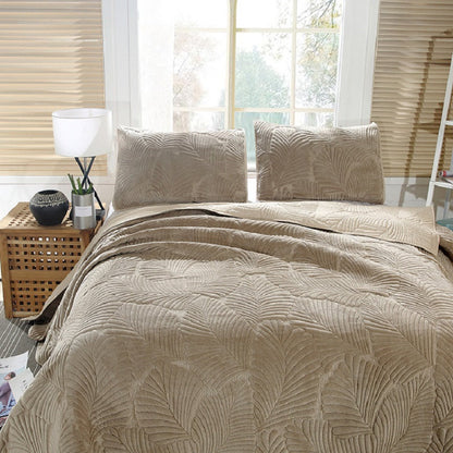 Embroidered Winter Leaf Plush Quilt Set