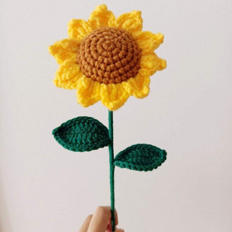 Hand-knitted Daisy Flowers