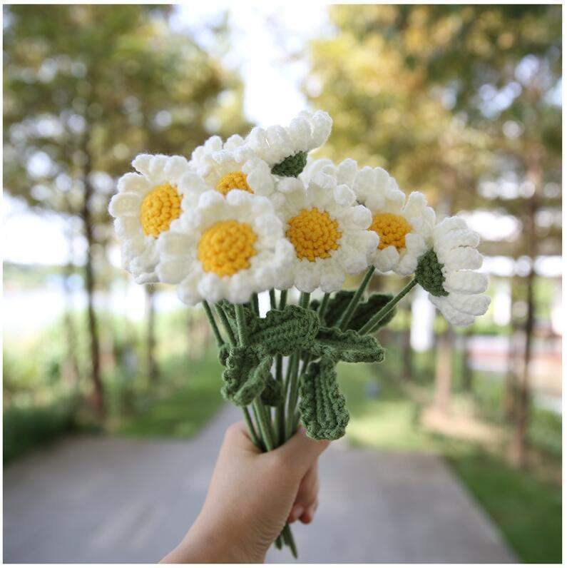 Hand-knitted Daisy Flowers