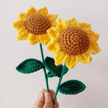 Hand-knitted Daisy Flowers