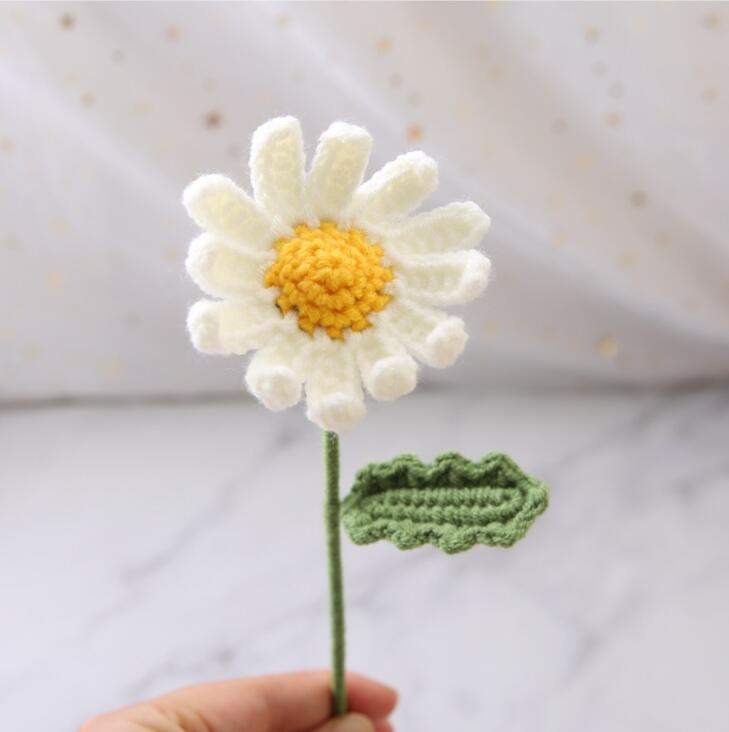 Hand-knitted Daisy Flowers