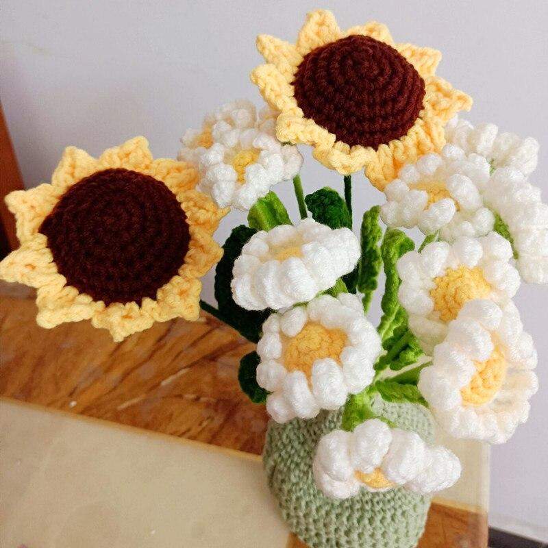 Hand-knitted Daisy Flowers