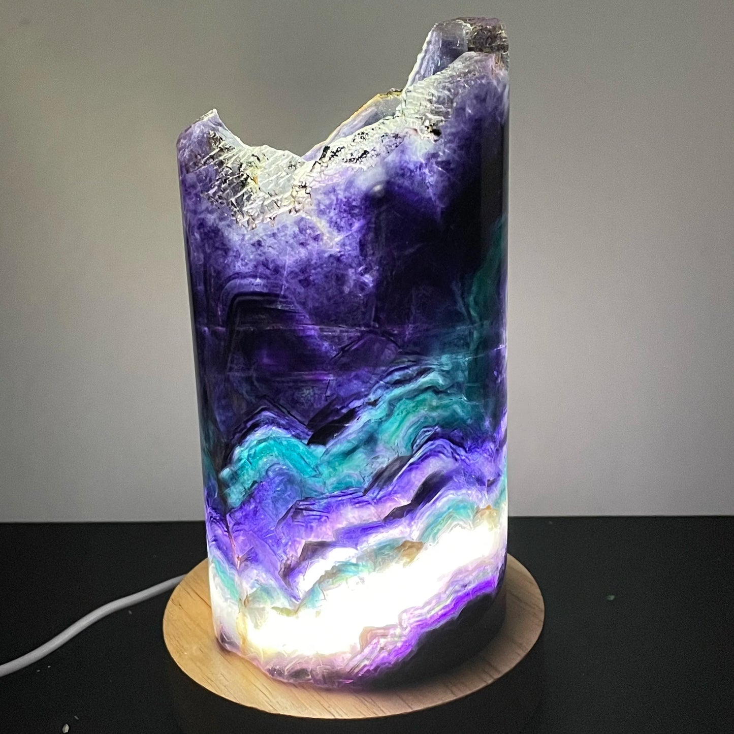 Lampada in cristallo di fluorite arcobaleno naturale