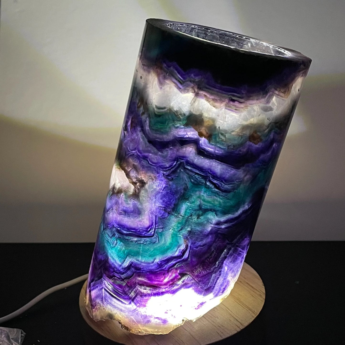 Lampada in cristallo di fluorite arcobaleno naturale