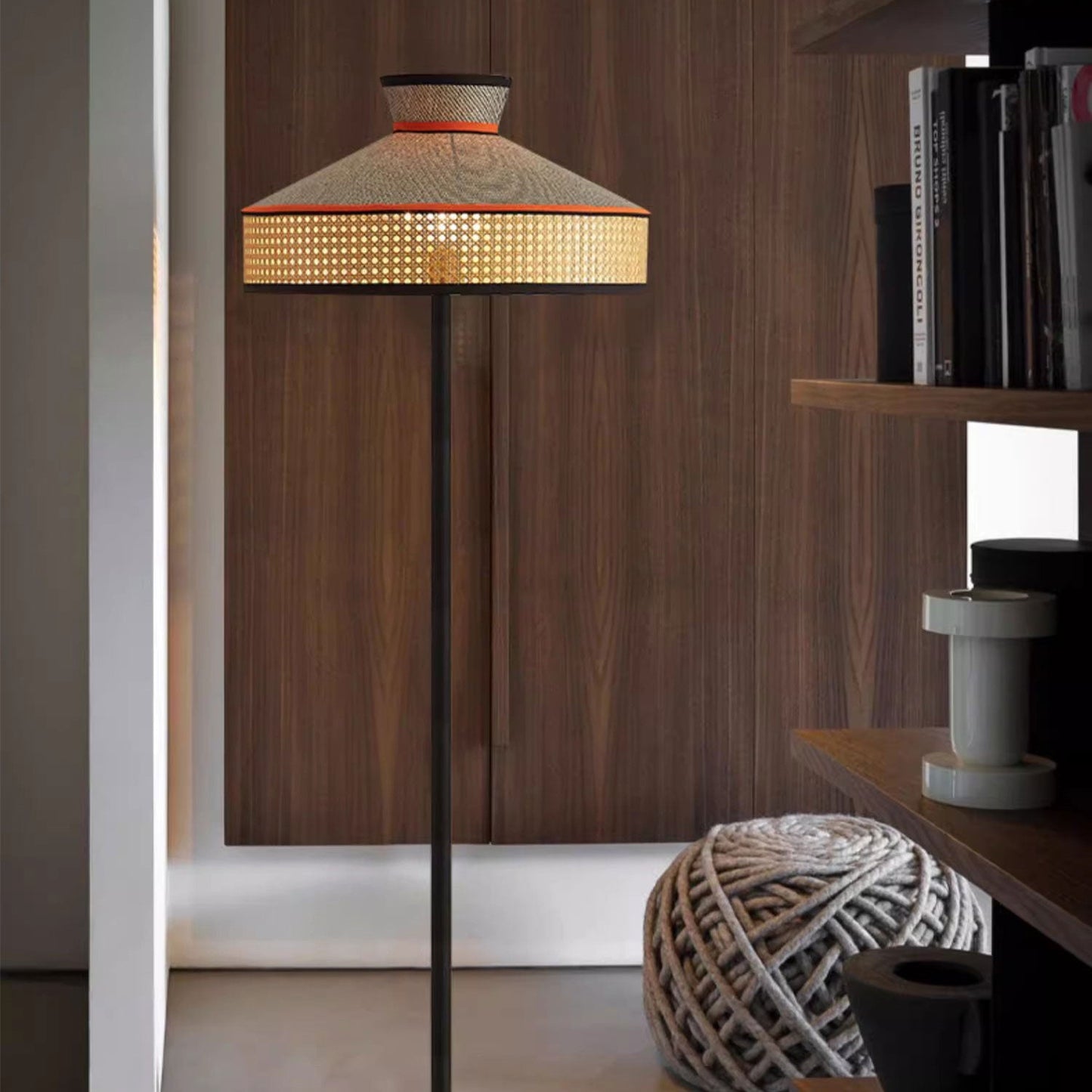Kin Floor Lamp
