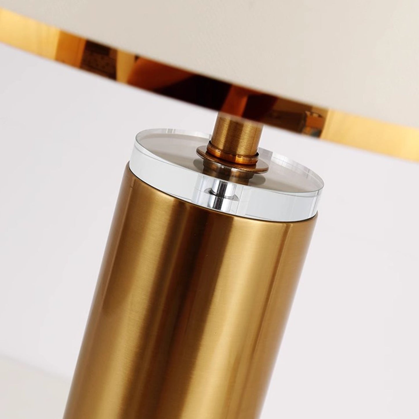 BAJE-2549 Moderne Tischleuchte