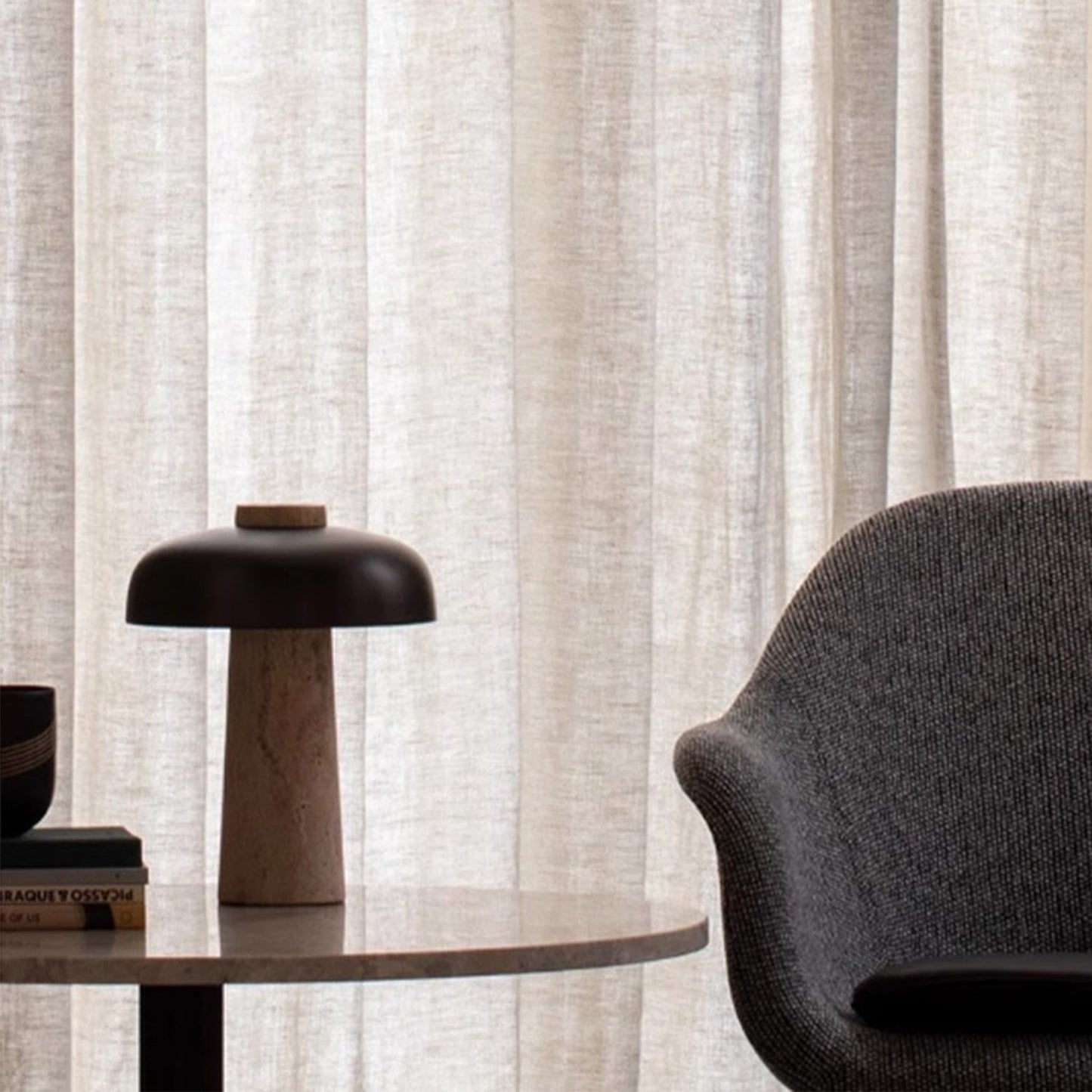 BAJE-2567 Moderne Tischleuchte