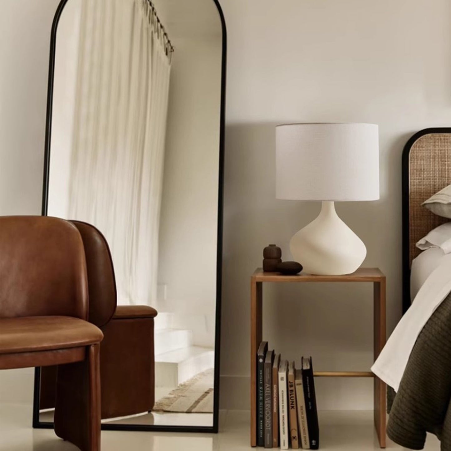 BAJE-2570 Moderne Tischleuchte