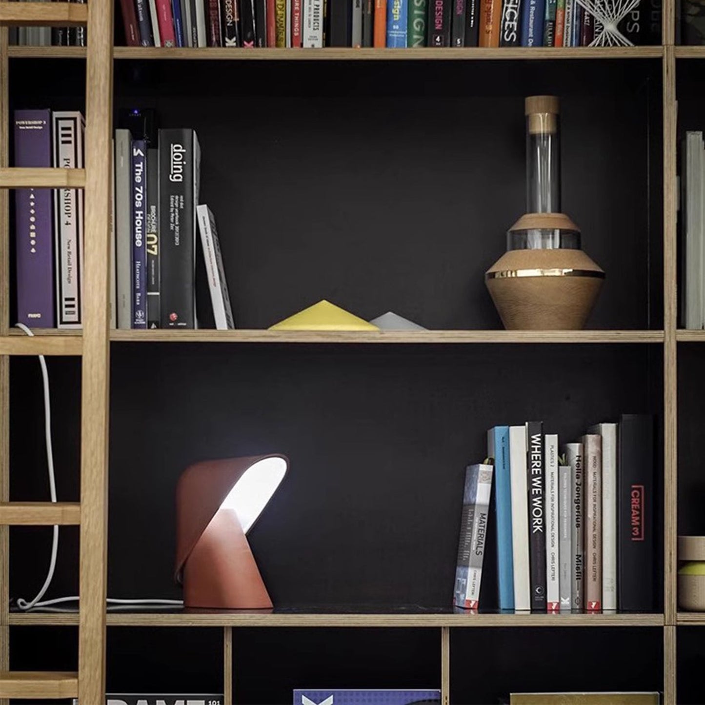 BAJE-2586 Moderne Tischleuchte