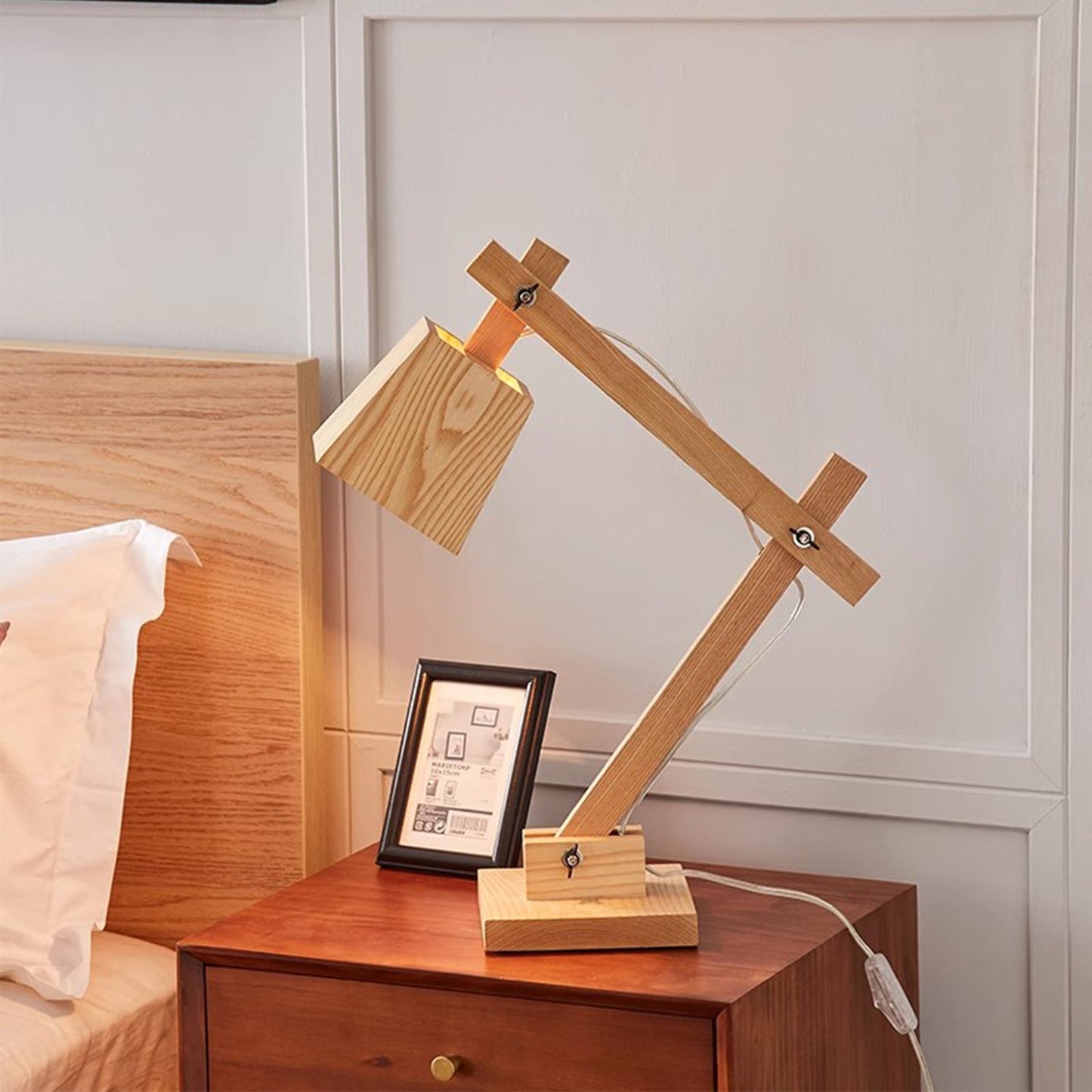 BAJE-2616 Skandinavische Tischleuchte