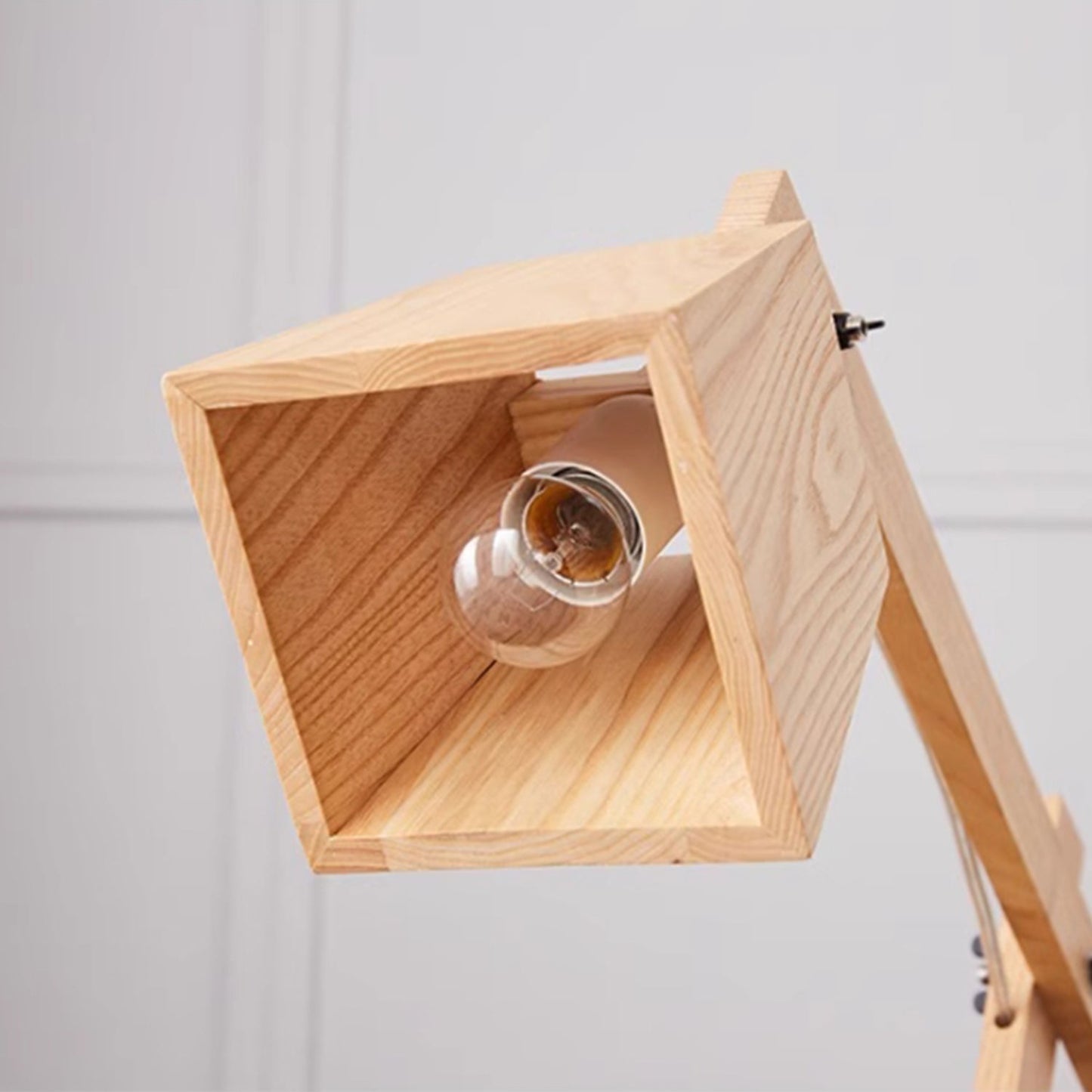 BAJE-2616 Skandinavische Tischleuchte