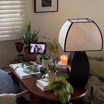 BAJE-2618  Victorian Table Lamp