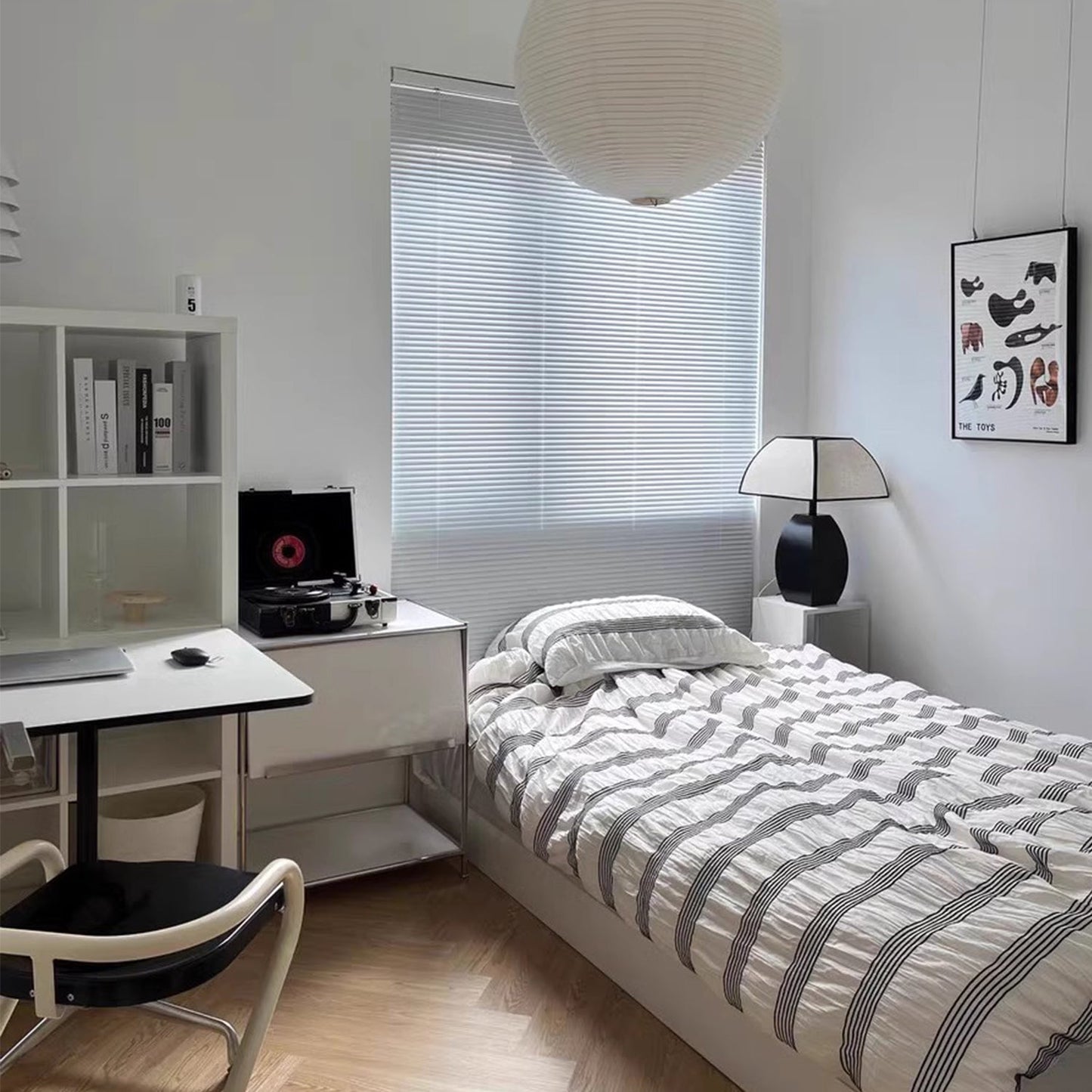 BAJE-2618  Victorian Table Lamp