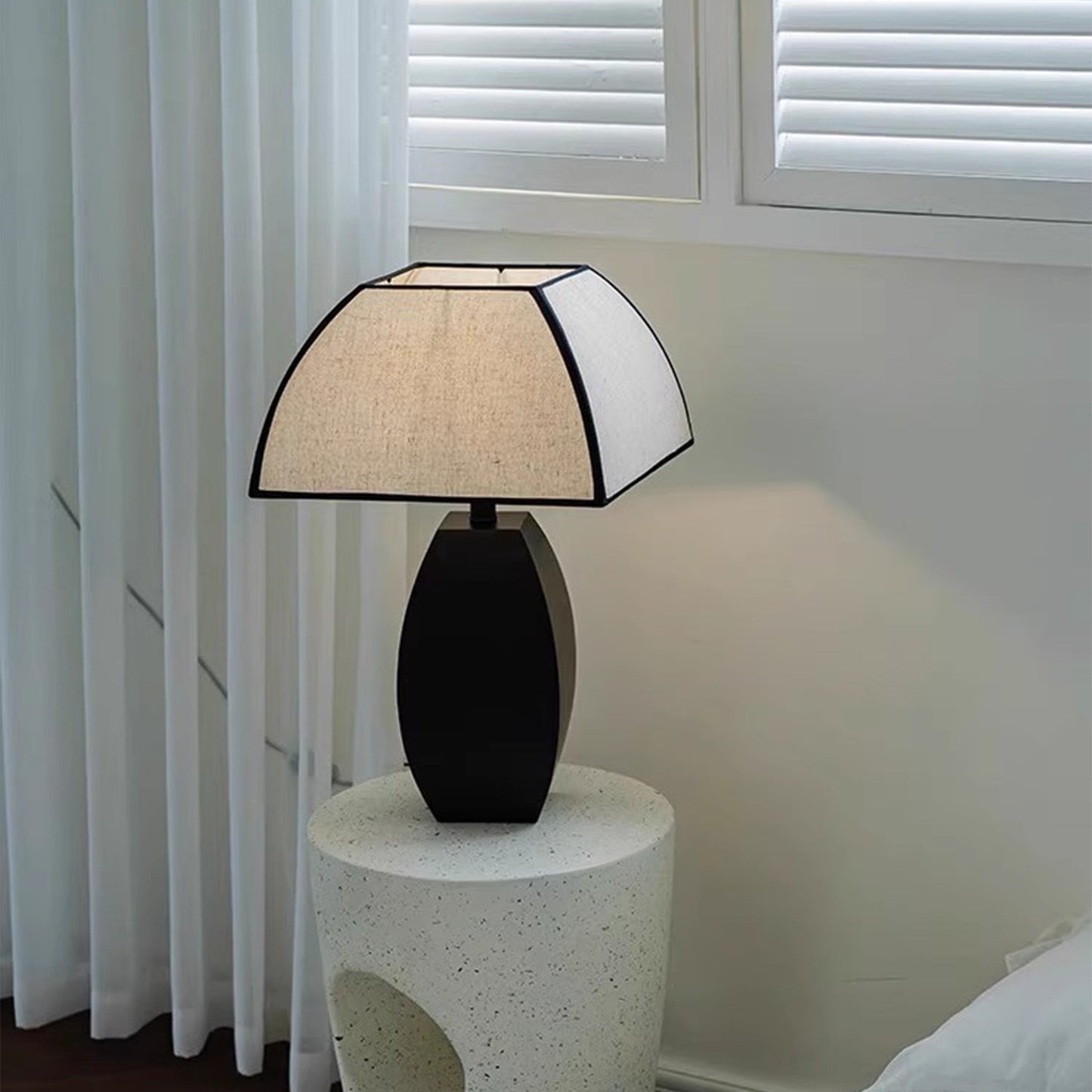 BAJE-2618  Victorian Table Lamp