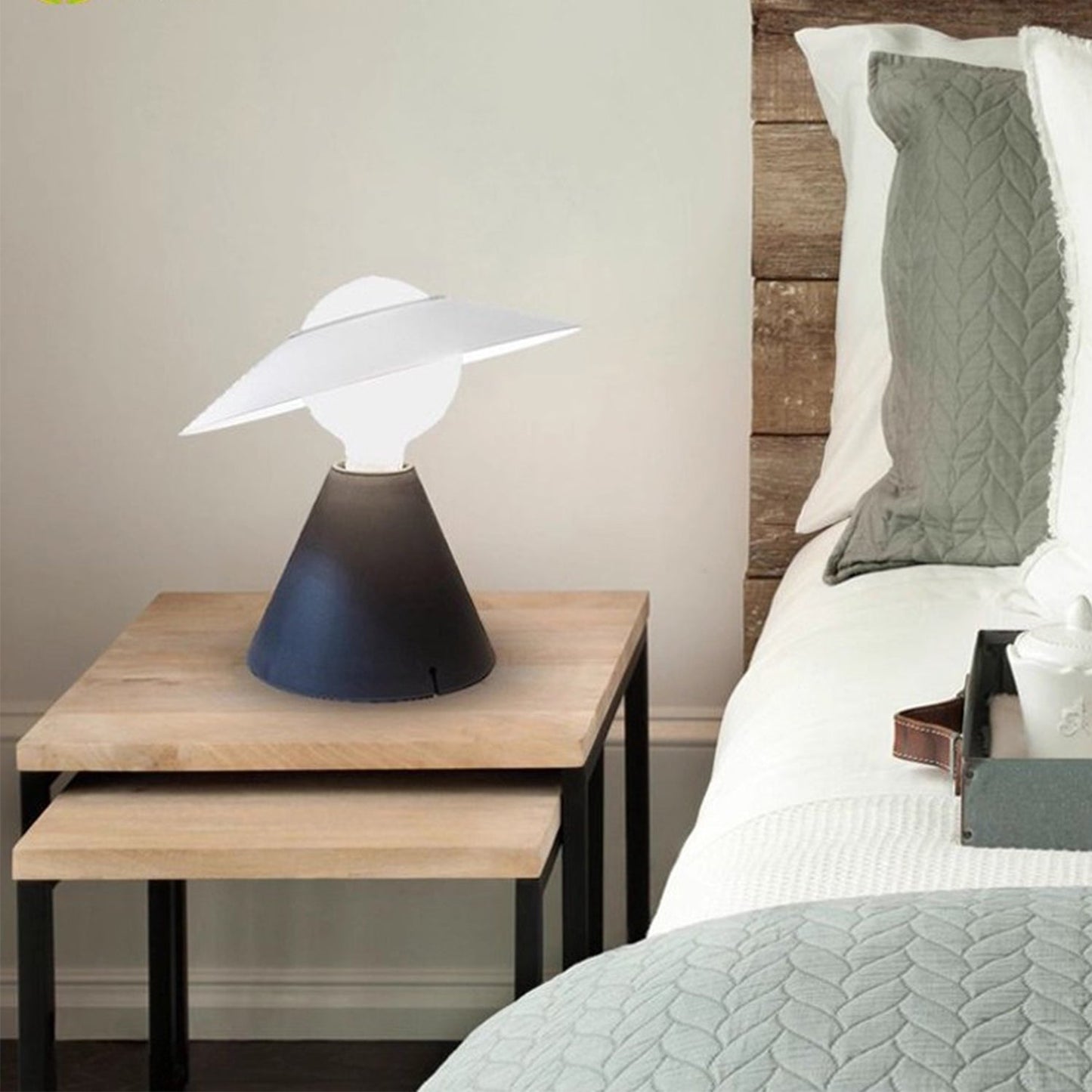 BAJE-3876  Modern Table Lamp