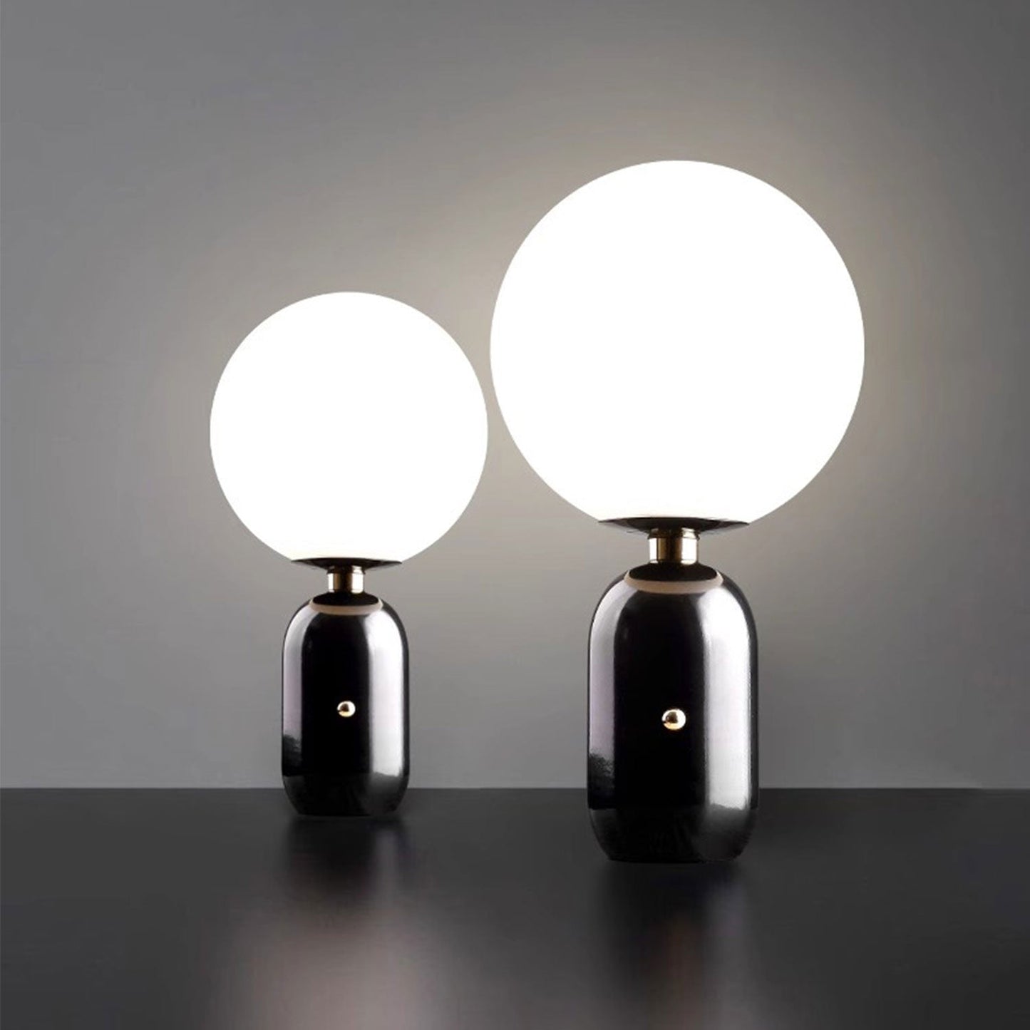 Leuchtende Bogentischlampe