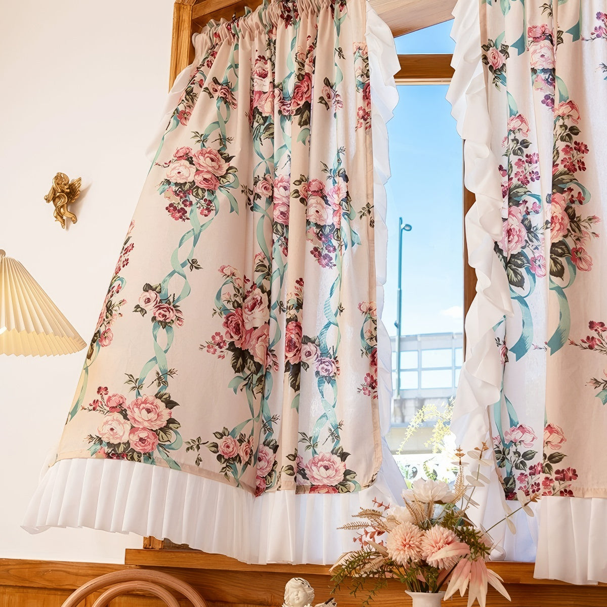 Rose Bouquet Ruffle-Trimmed Floral Curtain