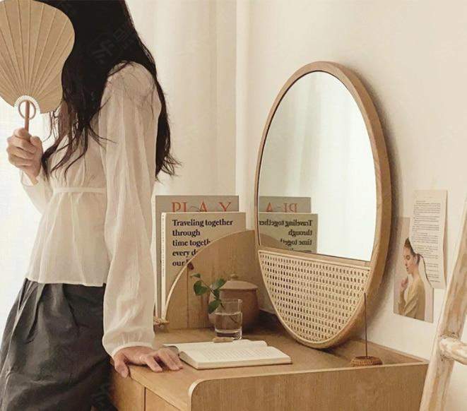 Round Rattan Mirror