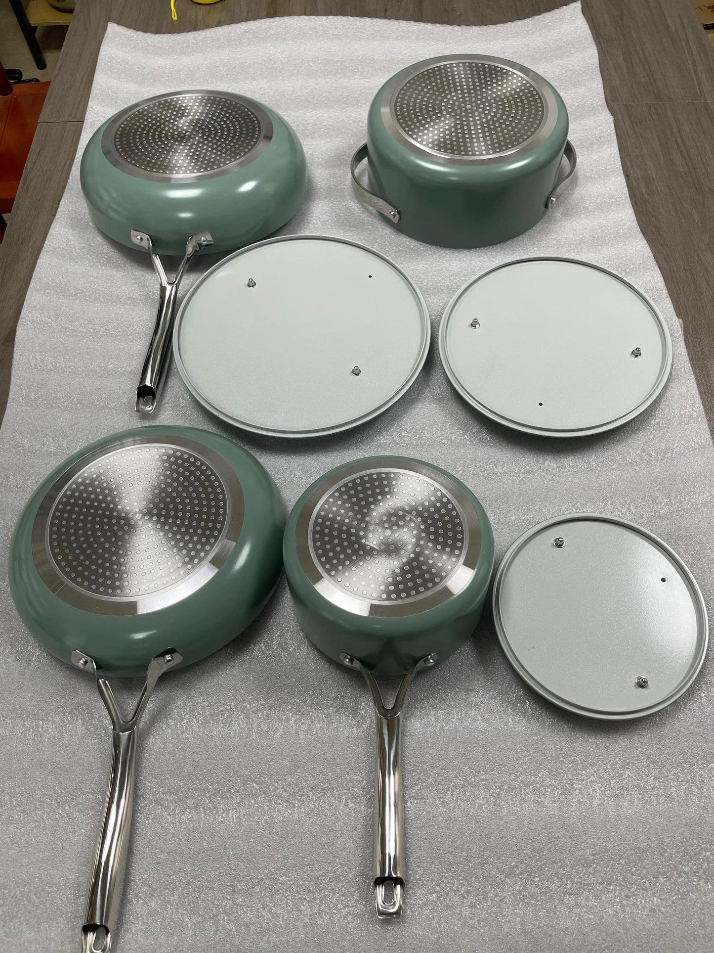 8-teiliges antihaftbeschichtetes Kochgeschirr-Set