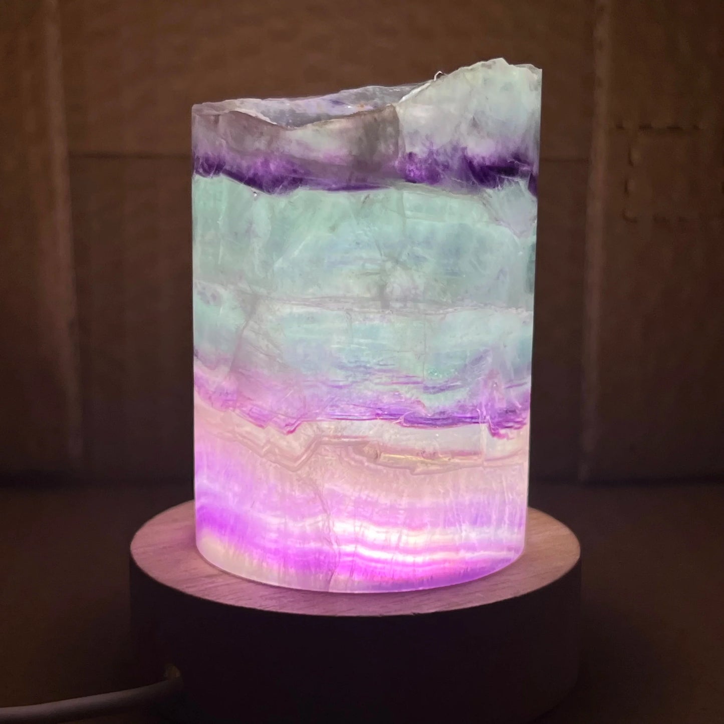 Lampada in cristallo di fluorite arcobaleno naturale