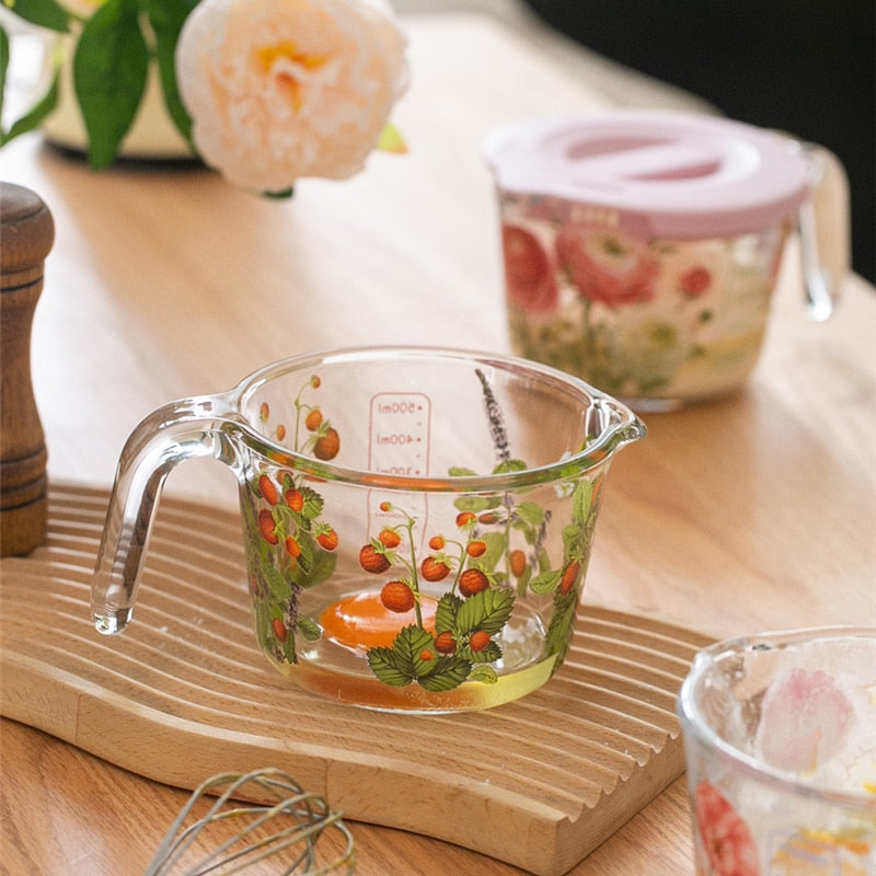 Retro Flowers Measuring Cup with Lid