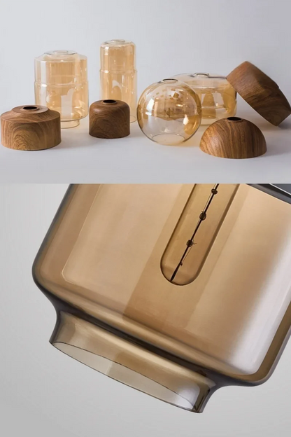 Nordische Pendelleuchte aus Holz und Glas