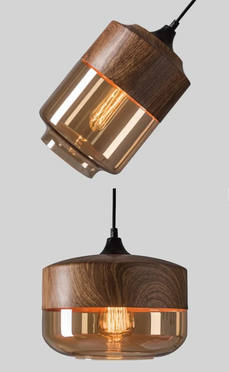 Nordische Pendelleuchte aus Holz und Glas