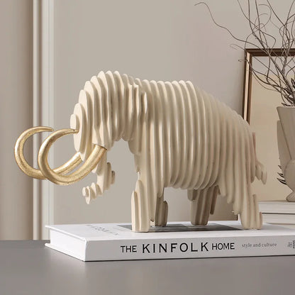 Abstrakte geometrische Tierskulpturen 