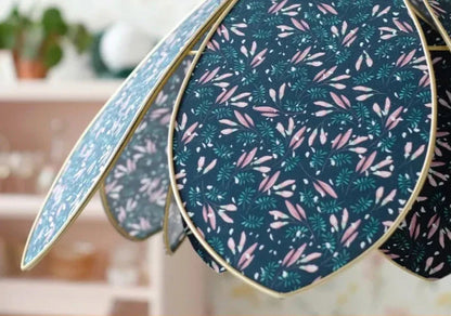 Suspension Petal Bloom