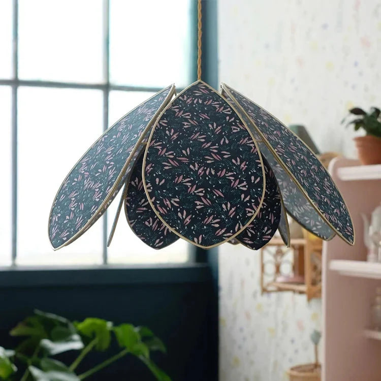 Suspension Petal Bloom