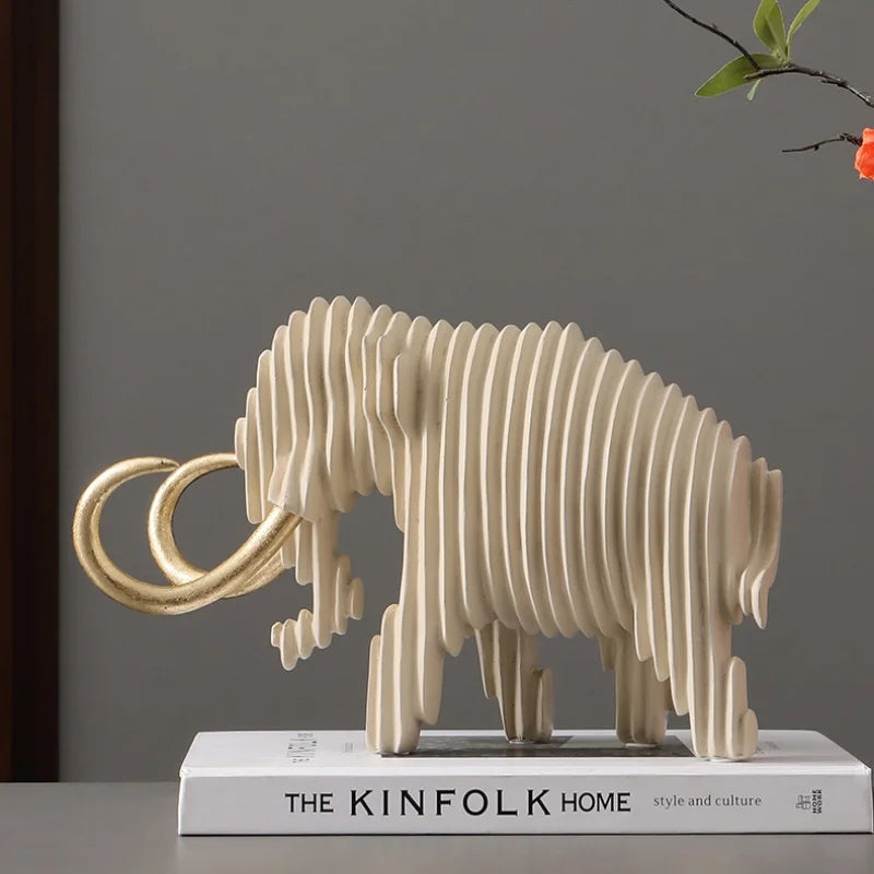 Abstrakte geometrische Tierskulpturen 