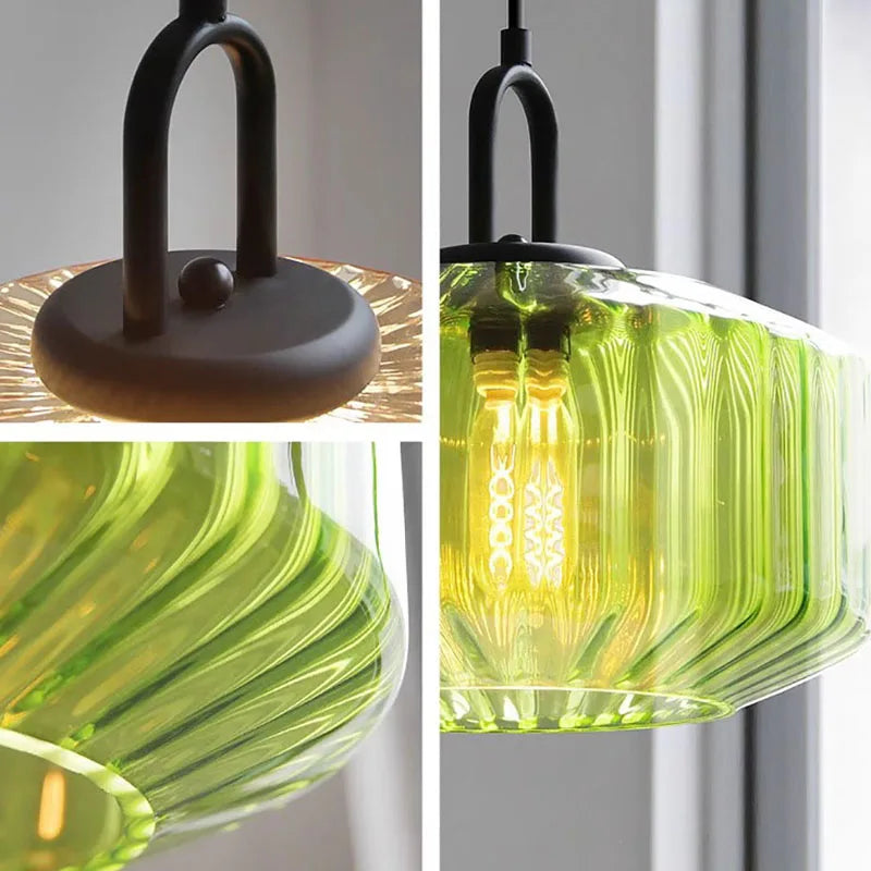 Pendelleuchte im Retro-Stil aus farbigem Glas