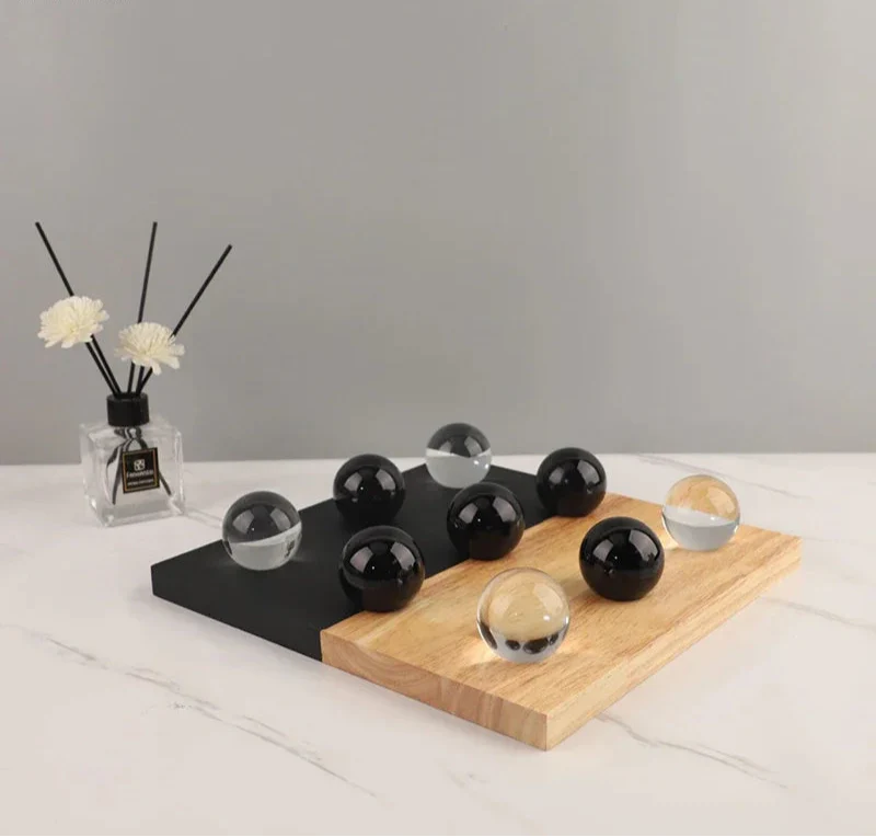 Minimalist Crystal Tic-Tac-Toe Game