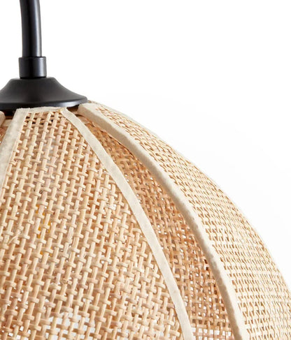 Rattan-Wandlampe mit Blumenmotiv