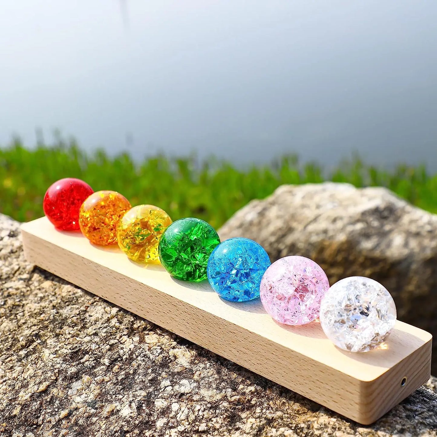 7 bolas curativas de chakras con soporte de madera LED