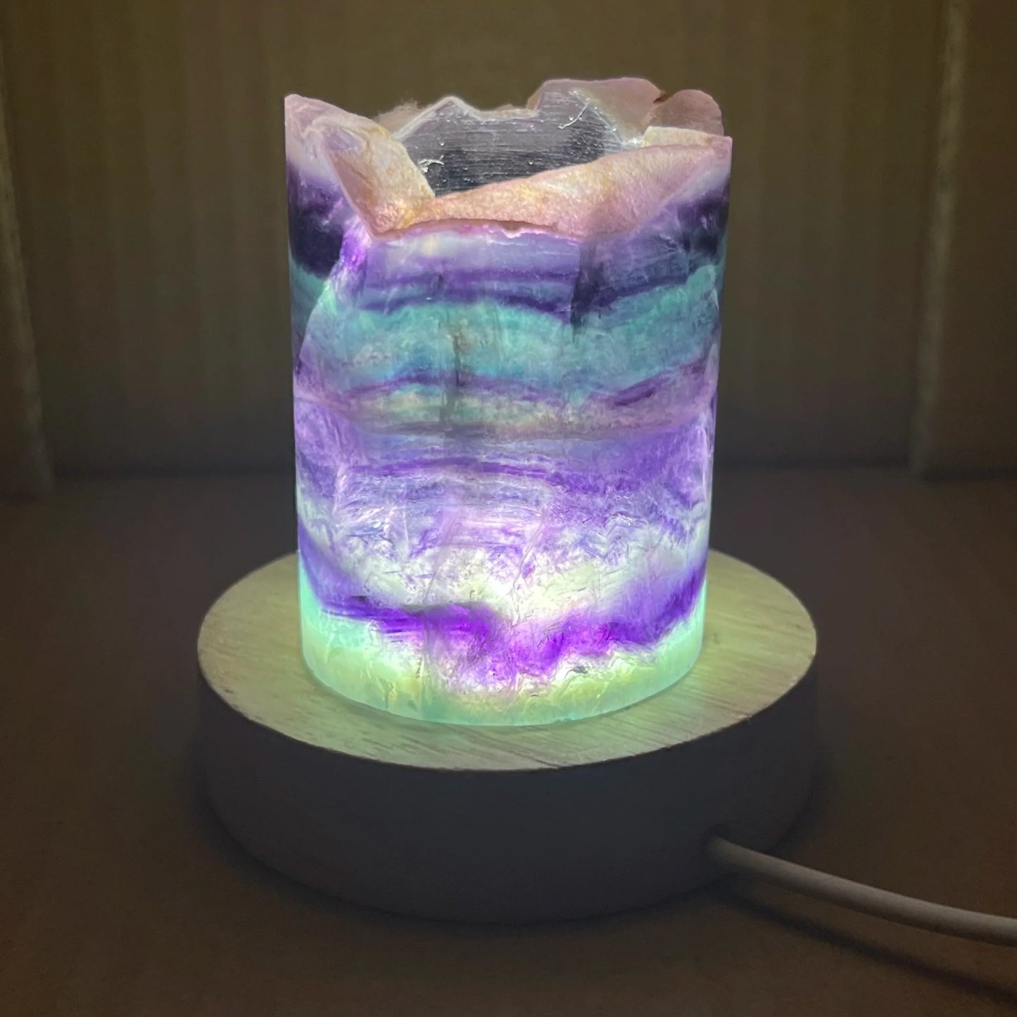 Lampada in cristallo di fluorite arcobaleno naturale