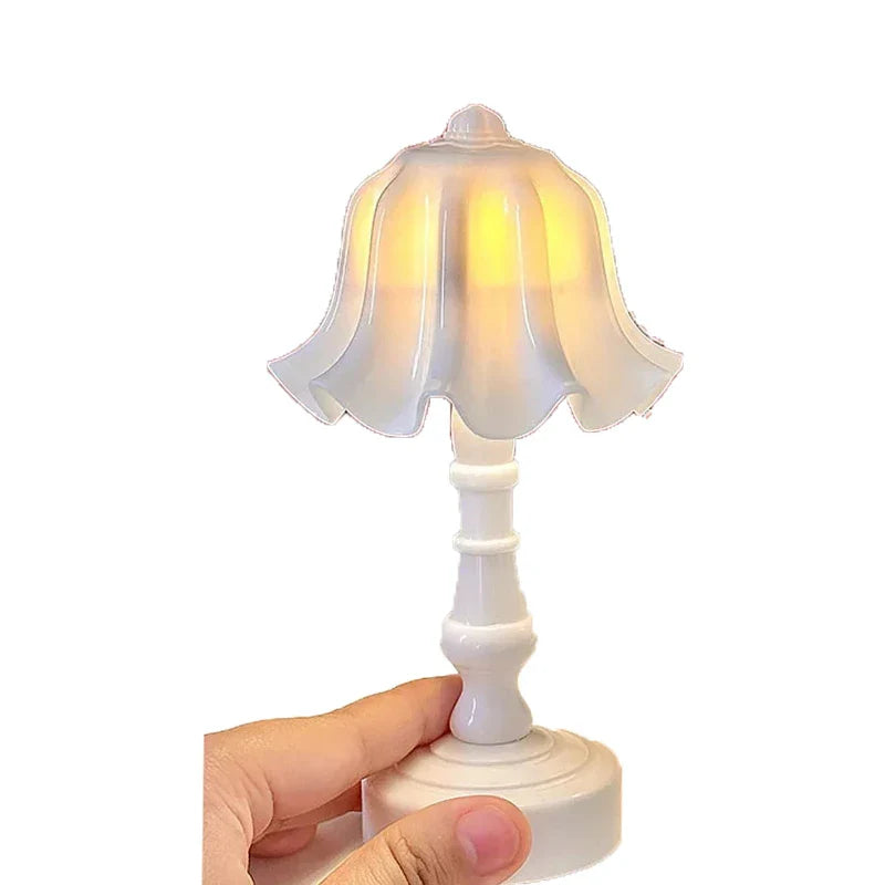 Vintage White Table Lamp