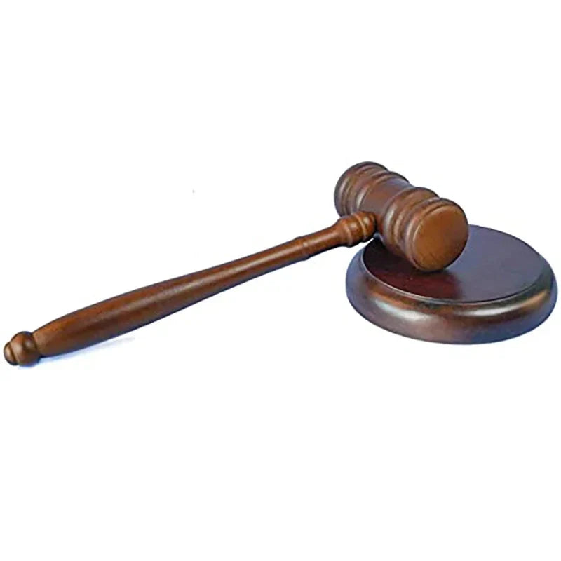 Handgefertigter Richterhammer aus Holz mit Klangblock