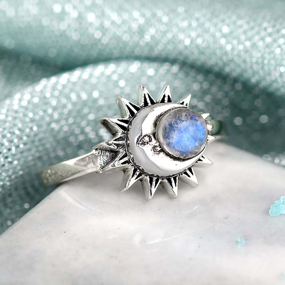 Bague Ancienne Soleil Et Pierre De Lune