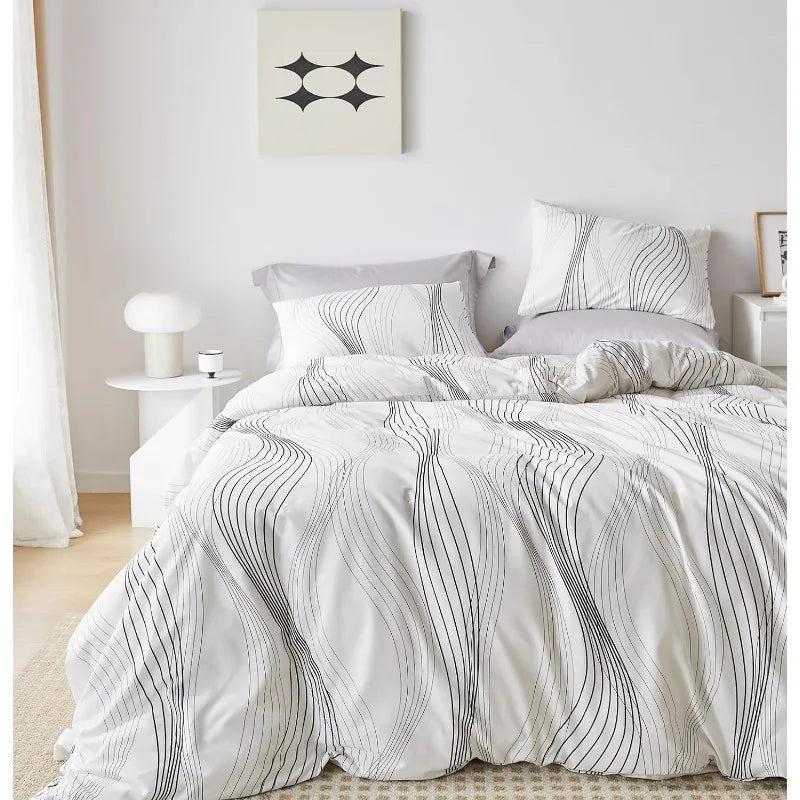 Wavy Strings Duvet Cover Set